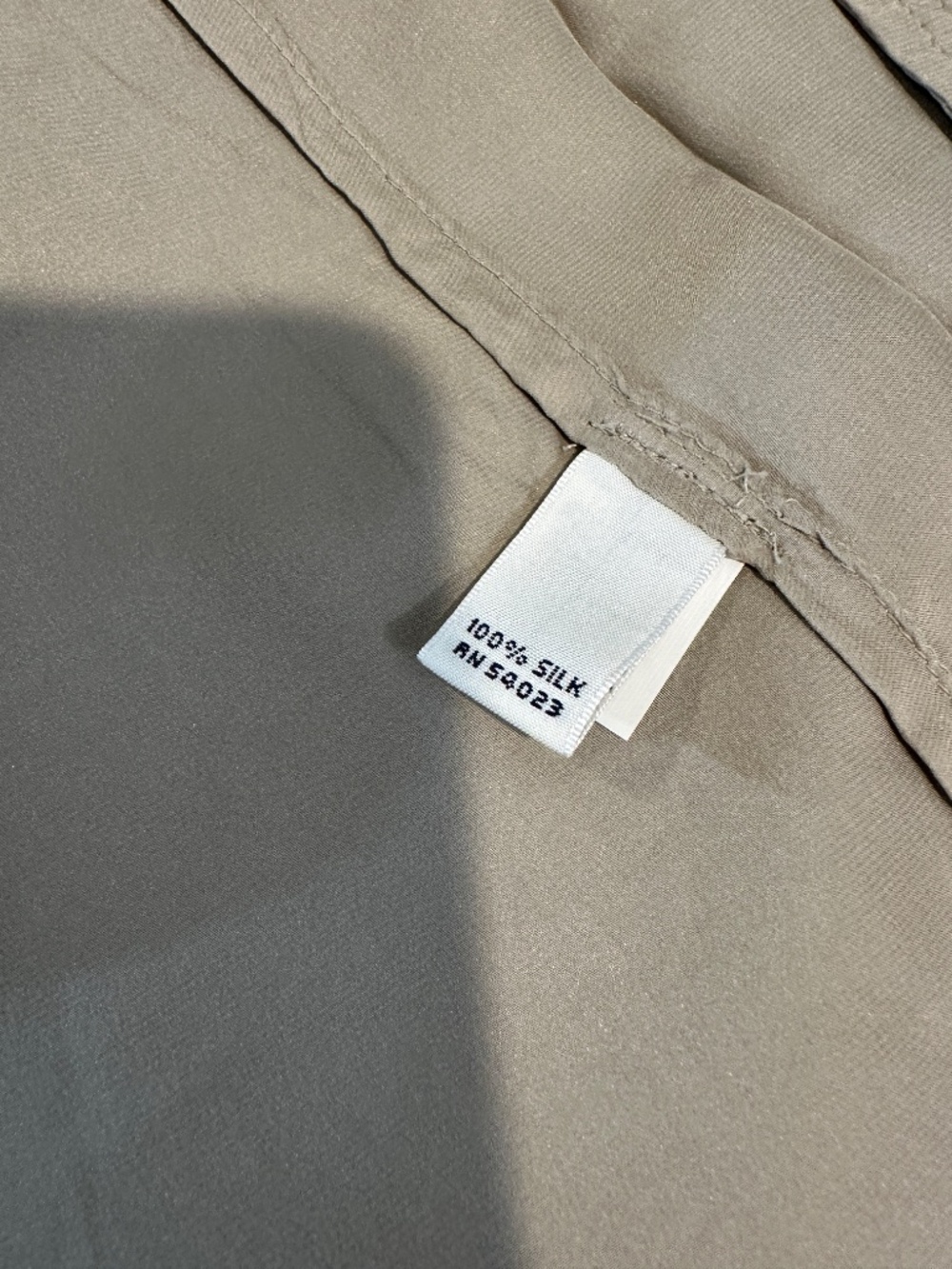 NWT BANANA, REPUBLIC, SILK BLOUSE, LARGE 🔥🔥♥️ - Picture 12 of 12